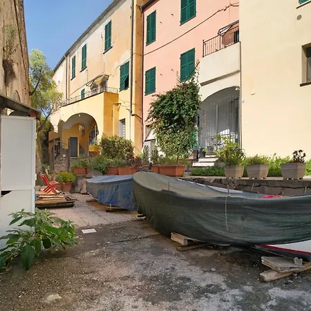 Dipinti, Borgo Dei Pescatori Apartment *